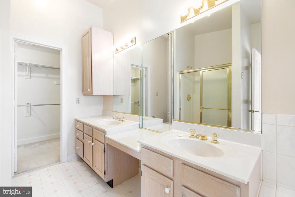 8165 MADRILLON COURT