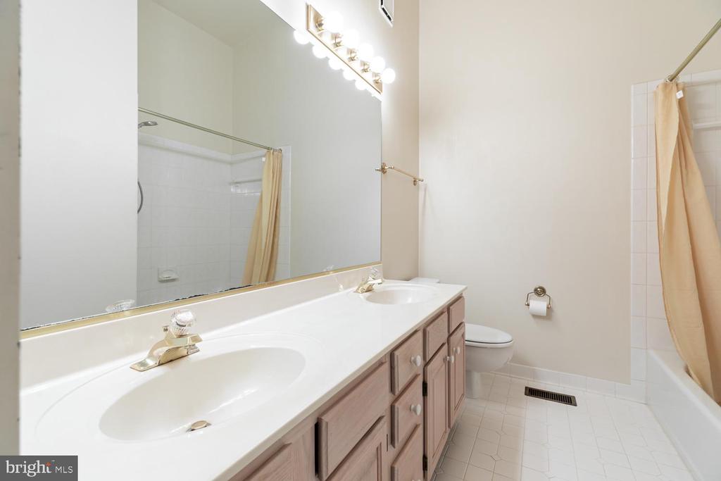 8165 MADRILLON COURT