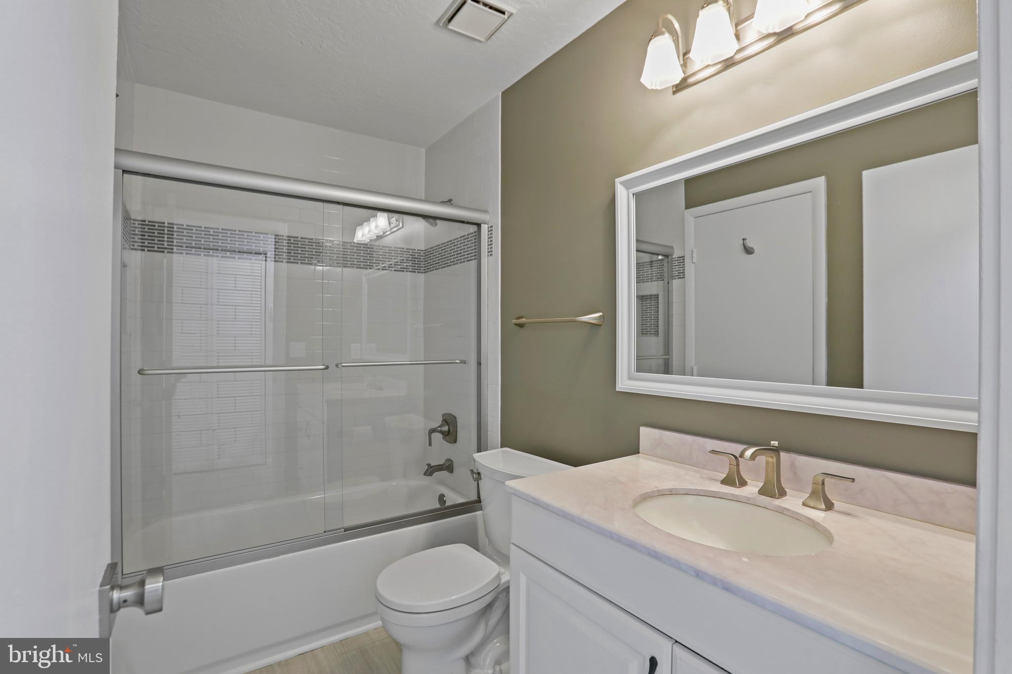 11737 SUMMERCHASE CIRCLE B