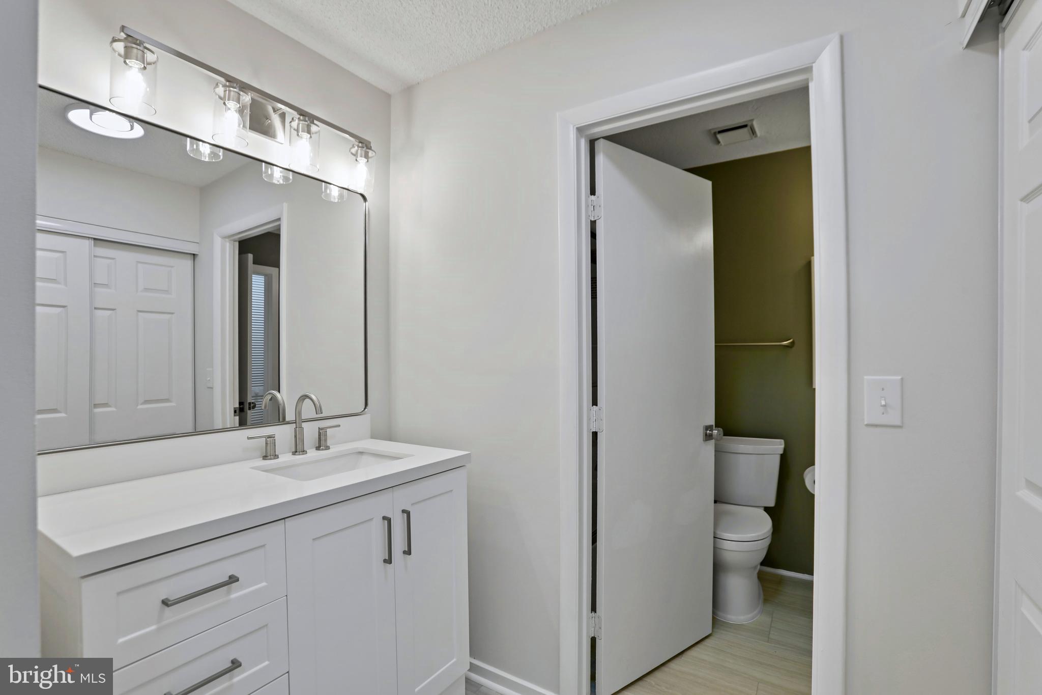 11737 SUMMERCHASE CIRCLE B