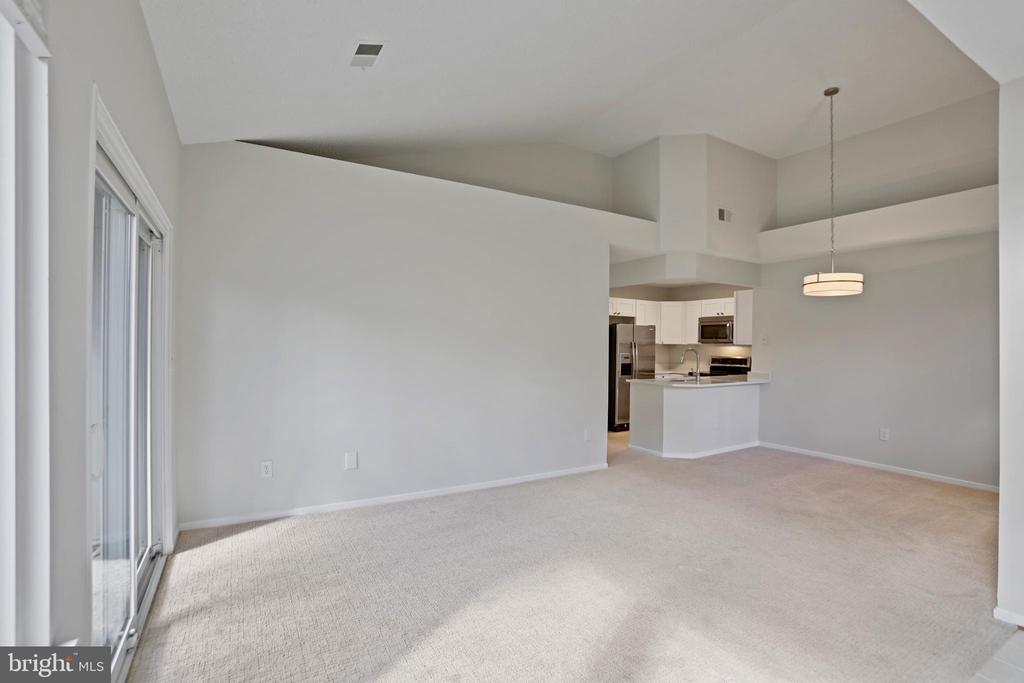 11737 SUMMERCHASE CIRCLE B