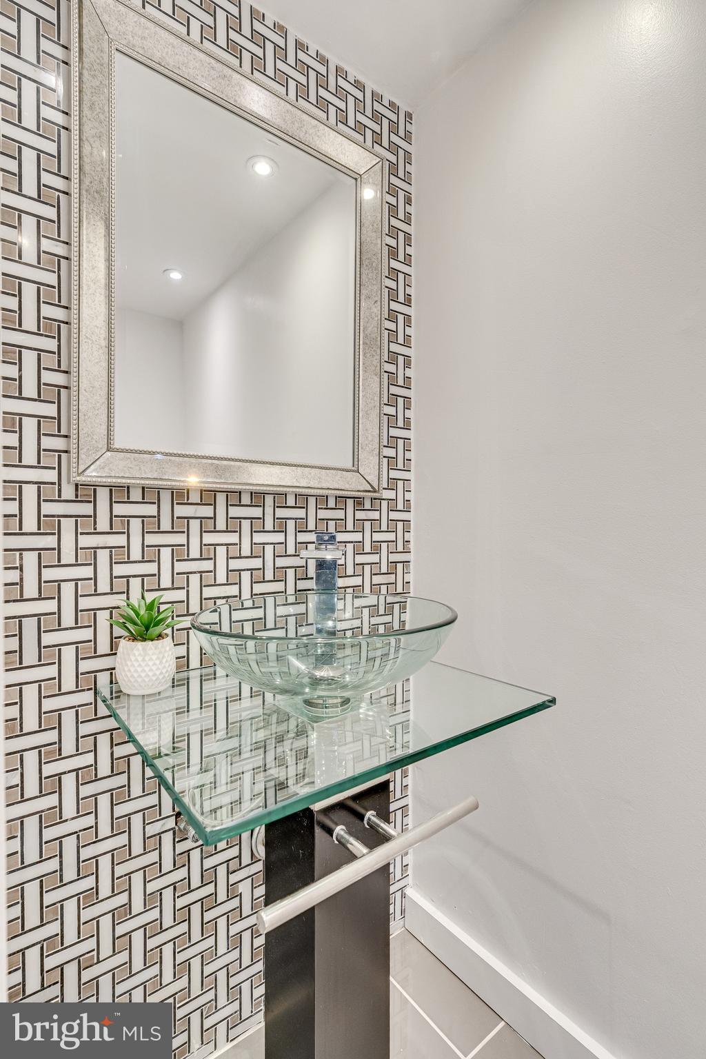 6153 FOREST CREEK LANE