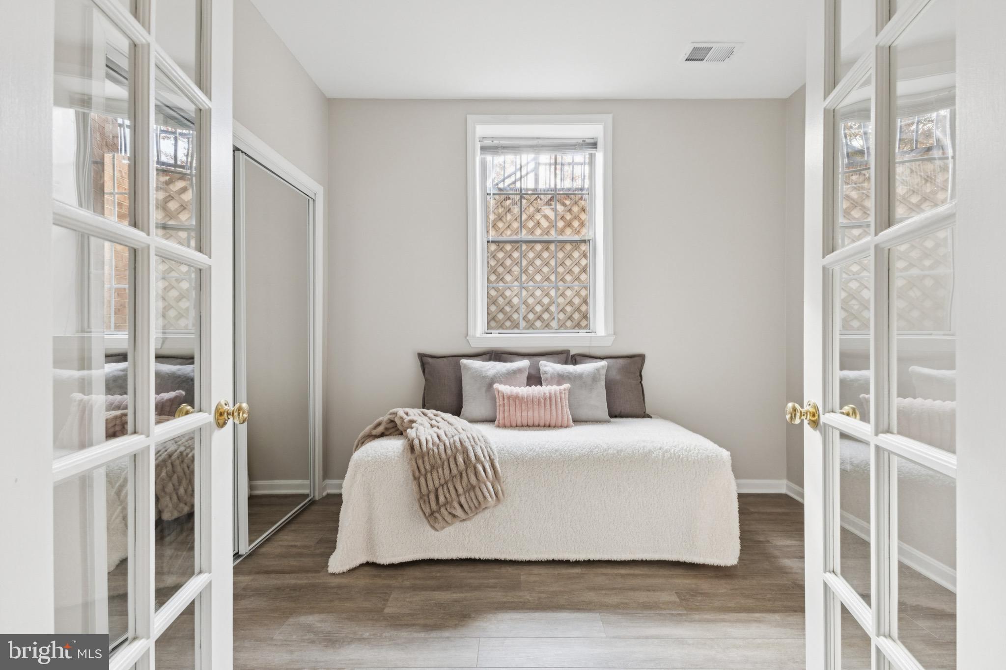 1361 GARDEN WALL CIRCLE 701