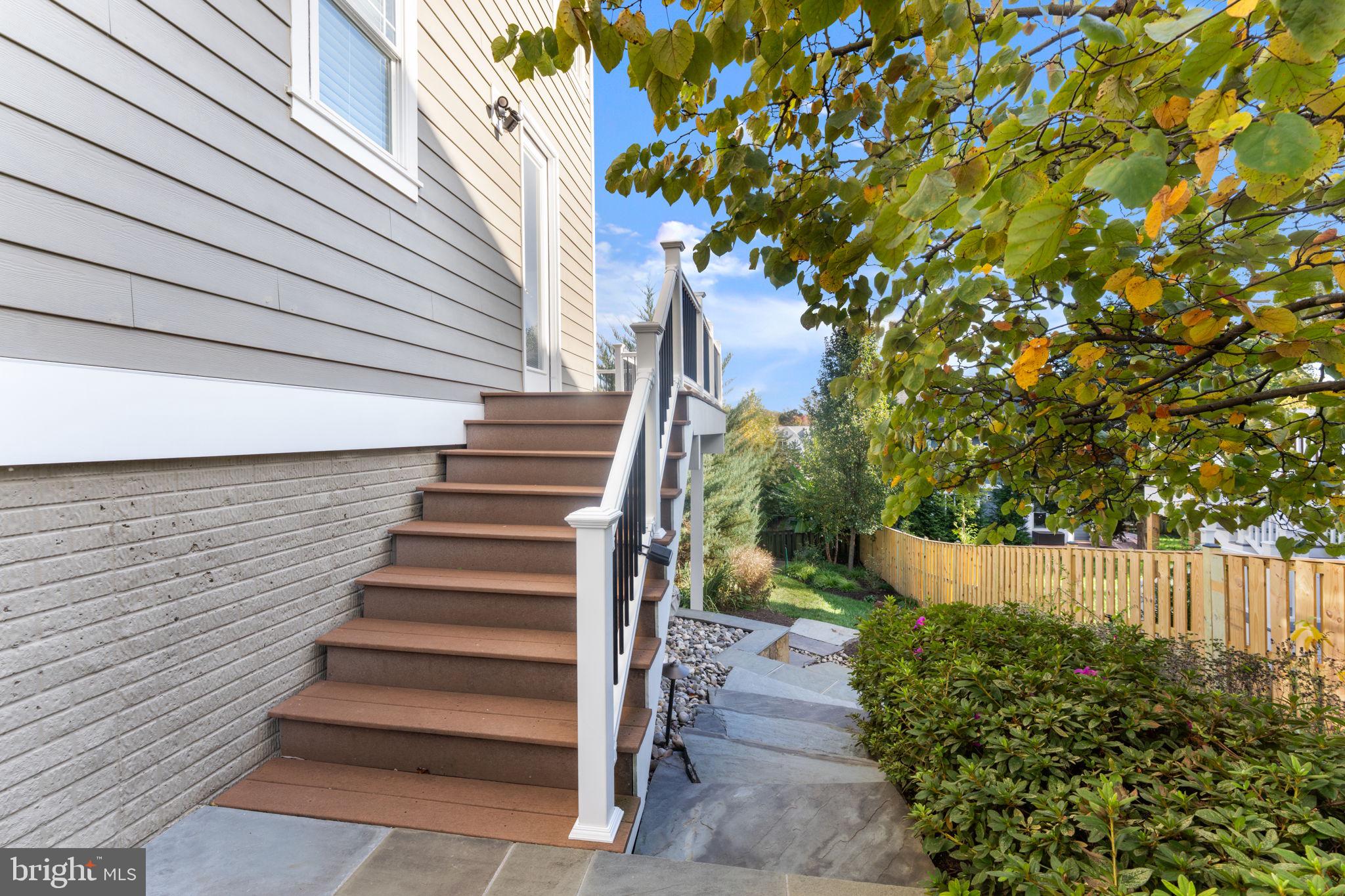 103 MOORE AVENUE SE