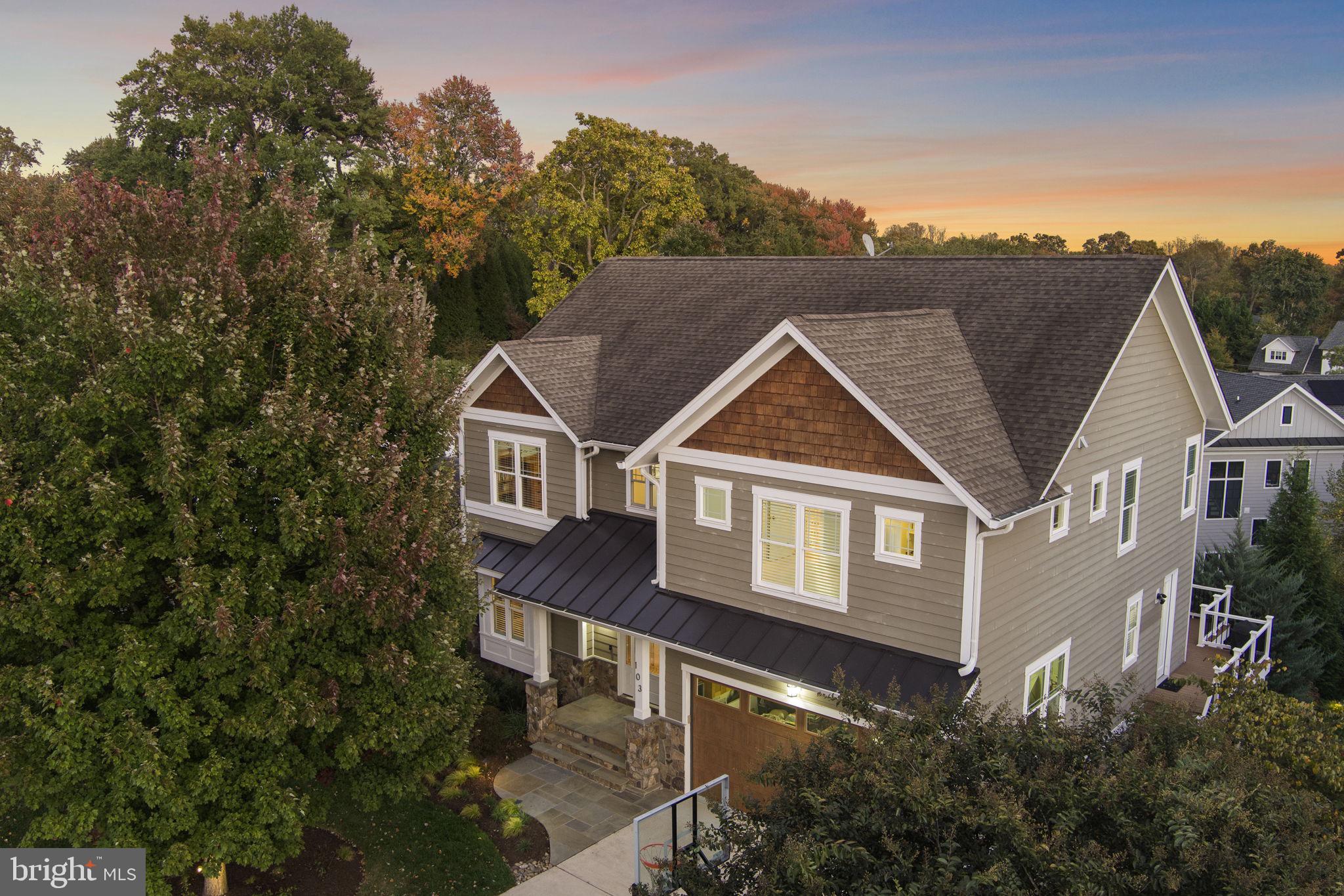 103 MOORE AVENUE SE