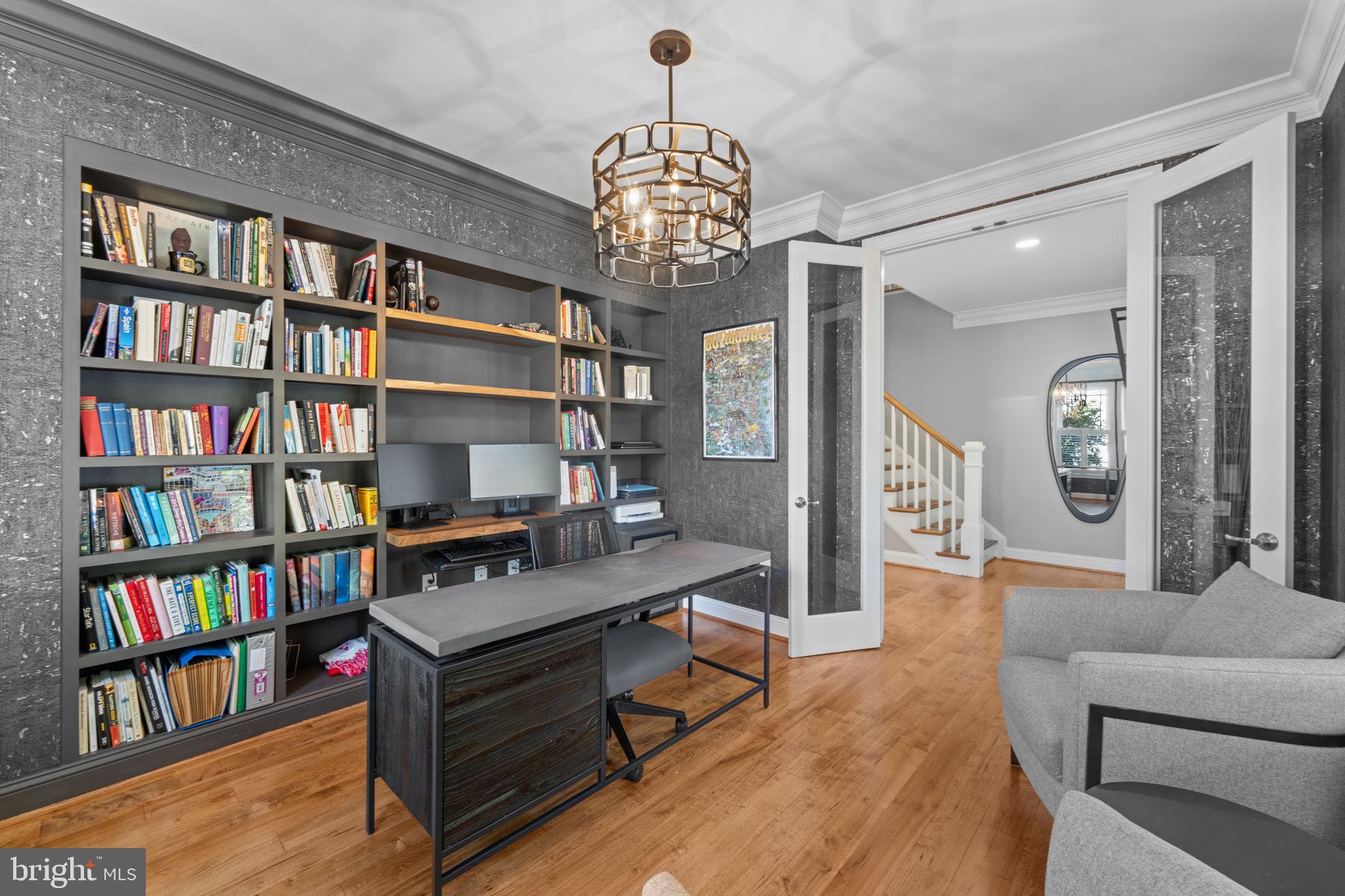 103 MOORE AVENUE SE