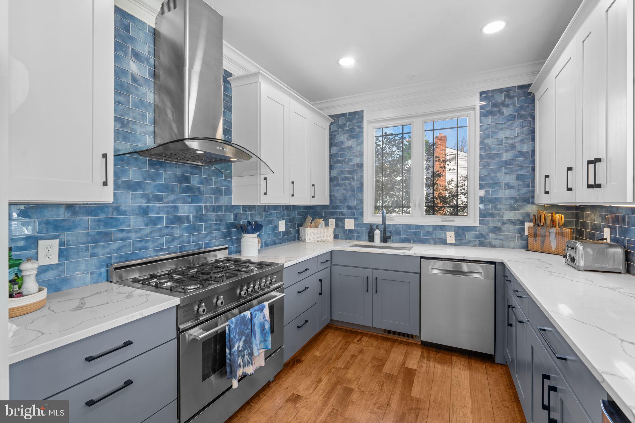 103 MOORE AVENUE SE