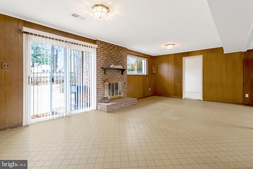 6009 JENNINGS LANE