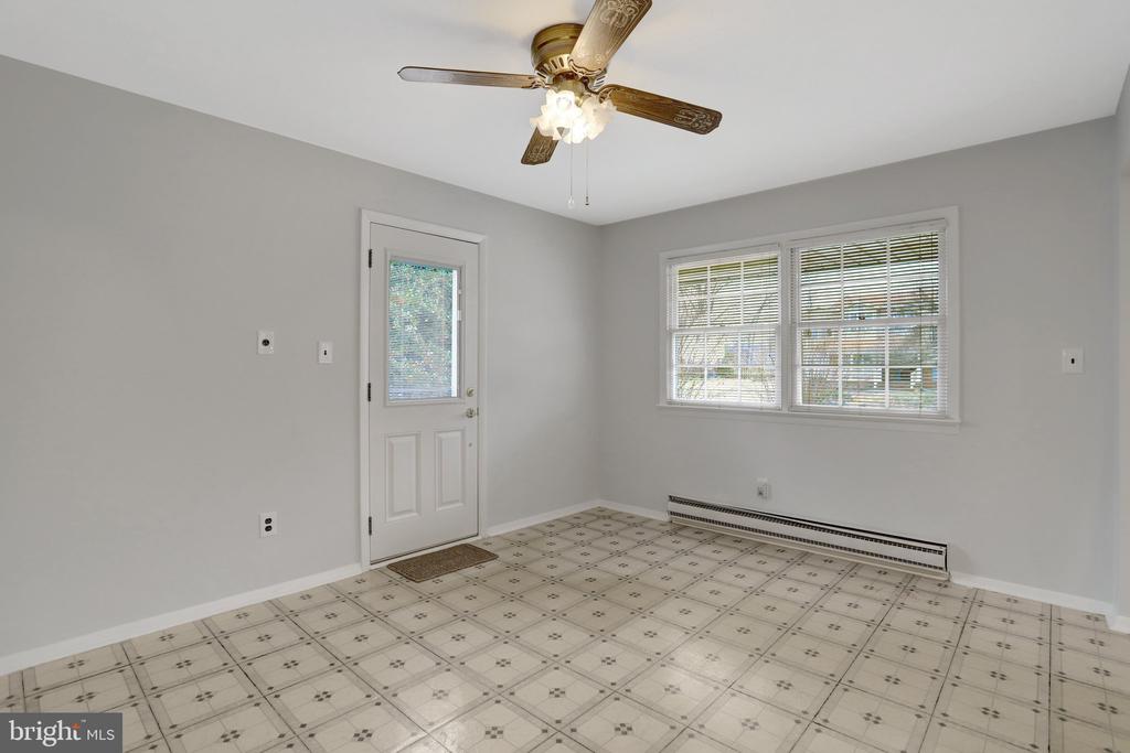 6009 JENNINGS LANE