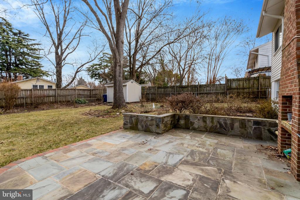 6009 JENNINGS LANE
