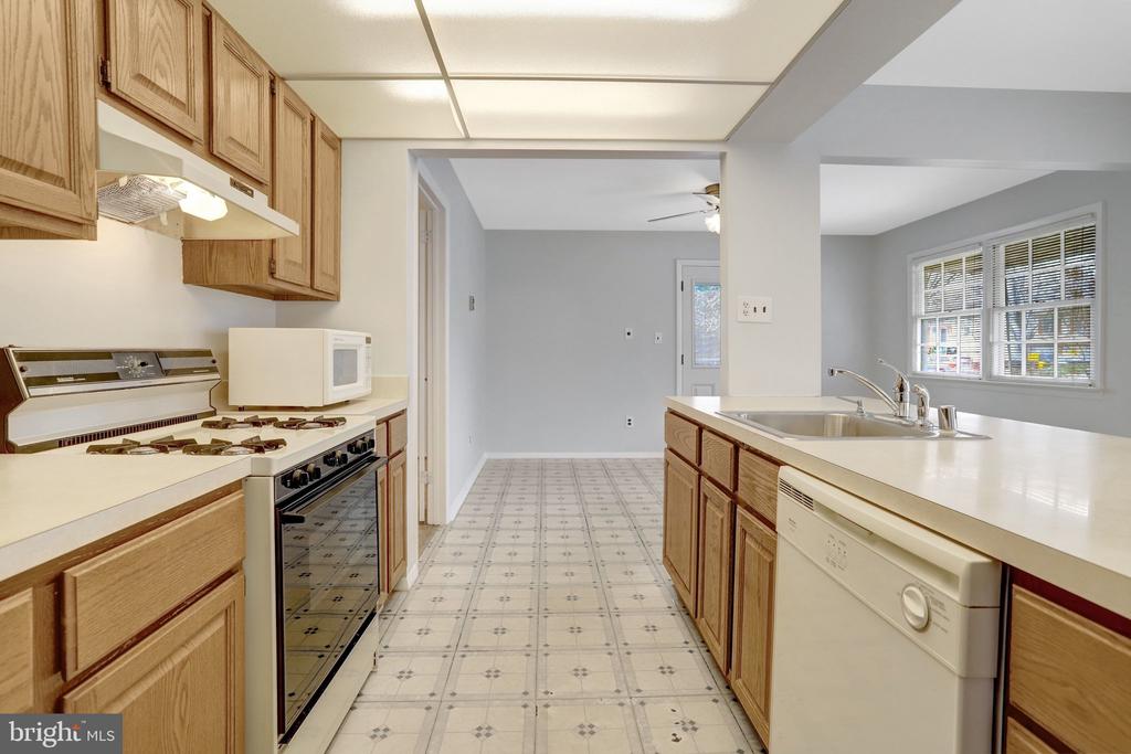6009 JENNINGS LANE