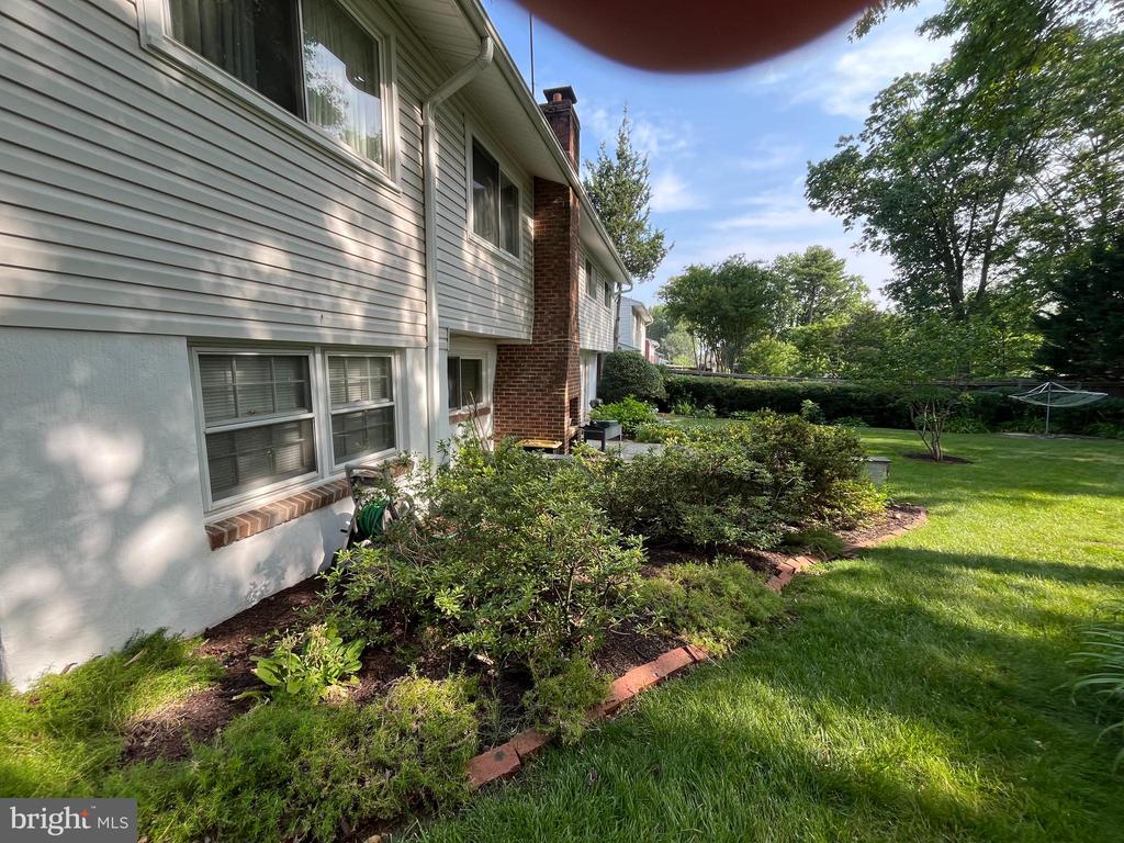 6009 JENNINGS LANE