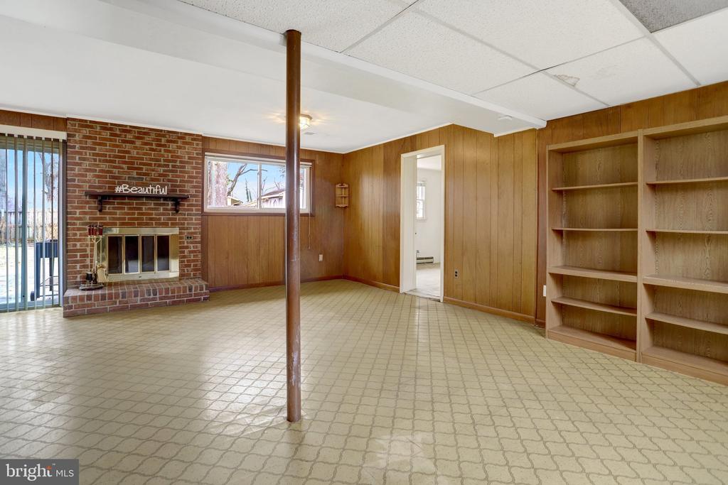 6009 JENNINGS LANE