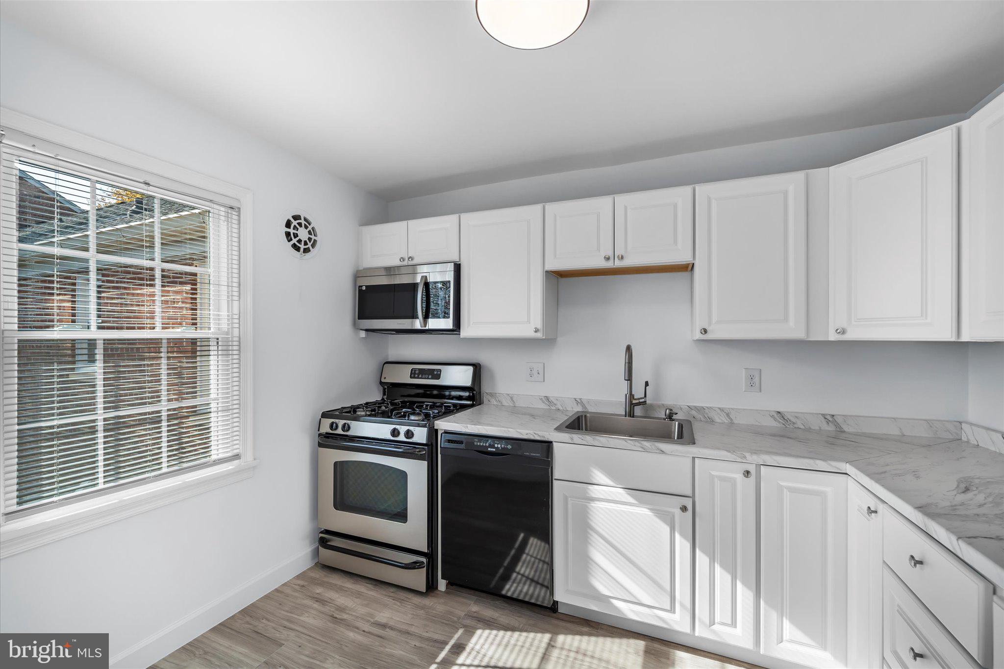 1403 BELLE VIEW BOULEVARD B-1