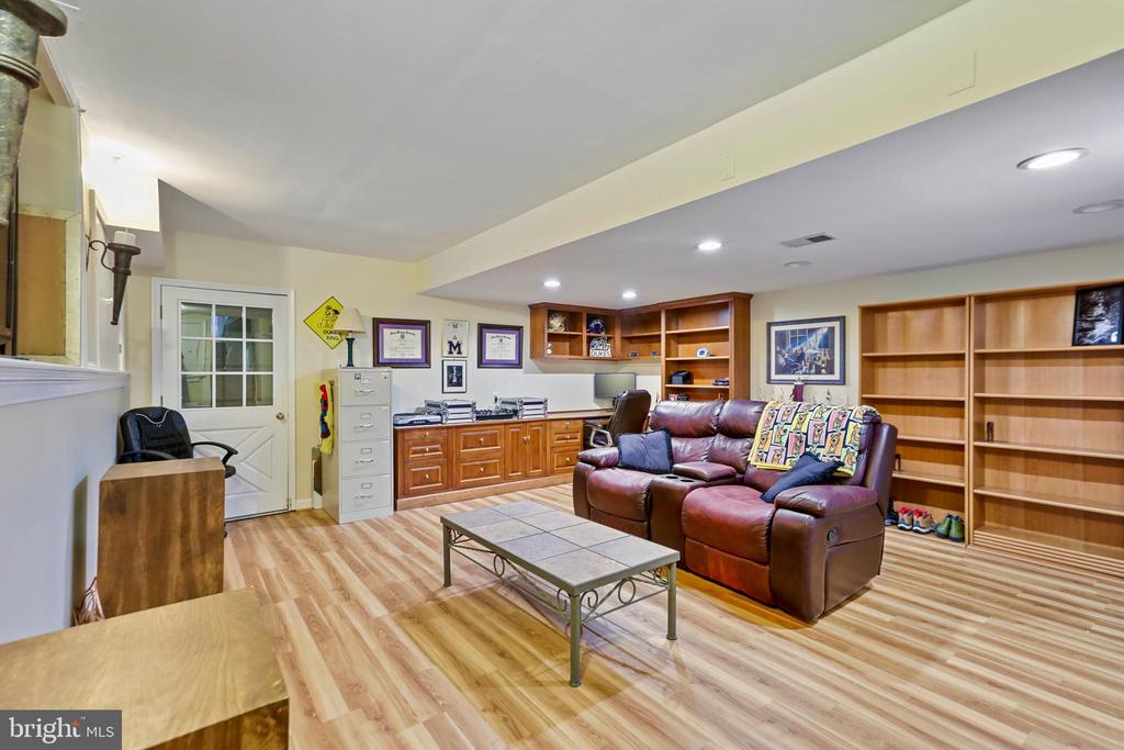 4402 MEDFORD DRIVE
