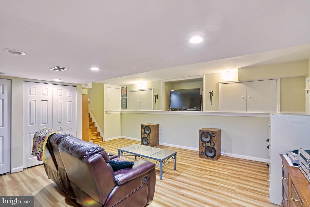 4402 MEDFORD DRIVE