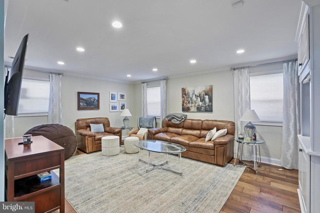 4402 MEDFORD DRIVE