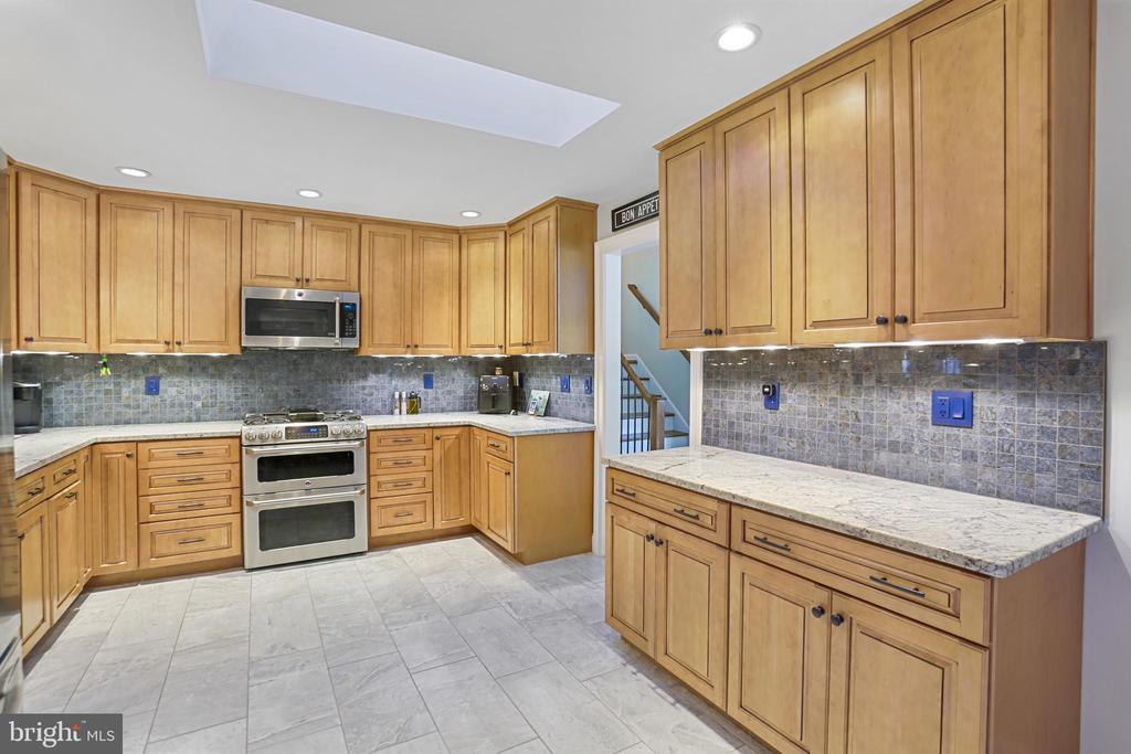 4402 MEDFORD DRIVE