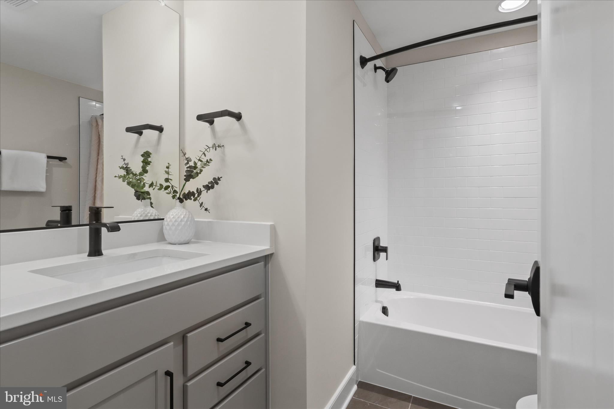 1416 DESALE STREET SW