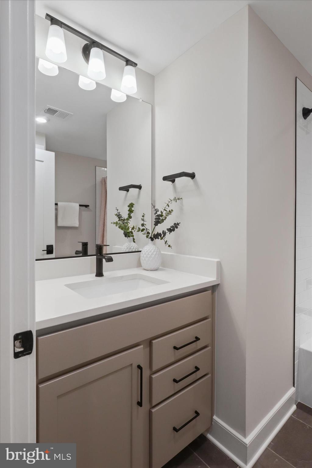 1416 DESALE STREET SW