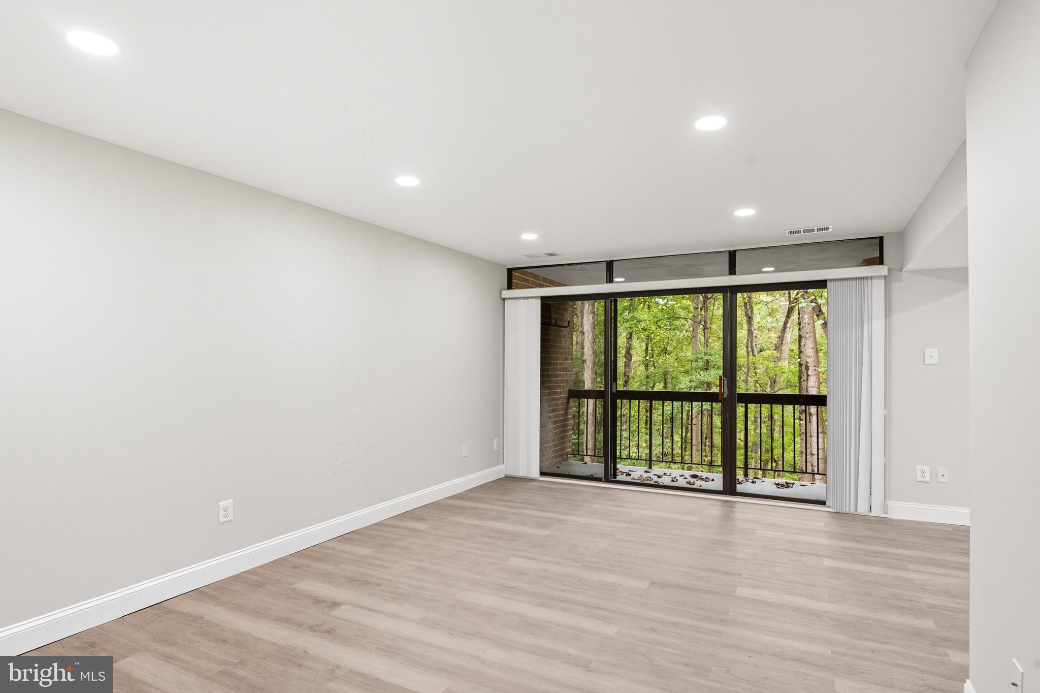 1664 PARKCREST CIRCLE 200