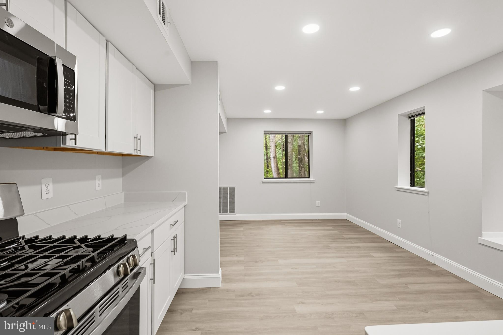 1664 PARKCREST CIRCLE 200