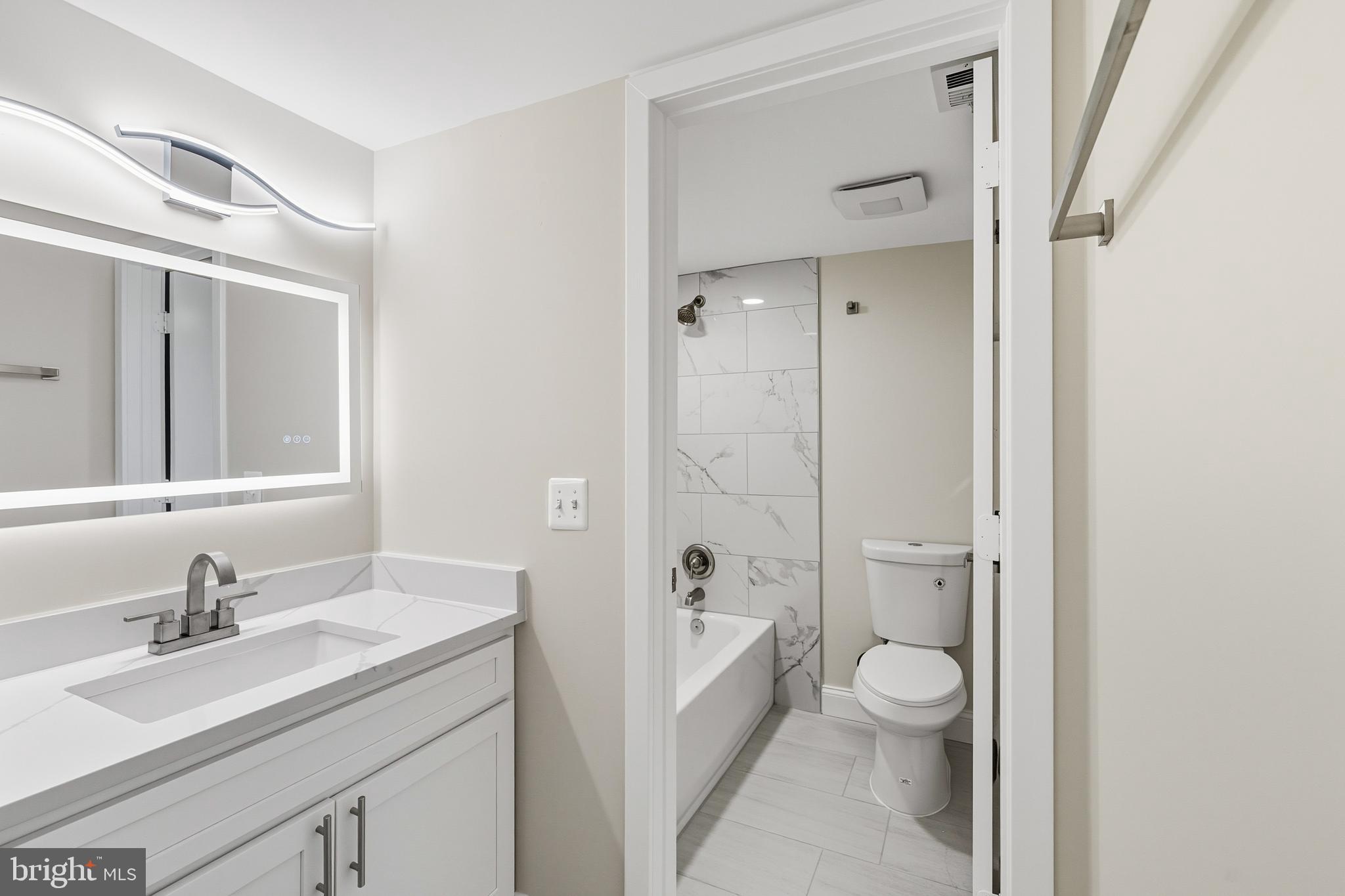 1664 PARKCREST CIRCLE 200