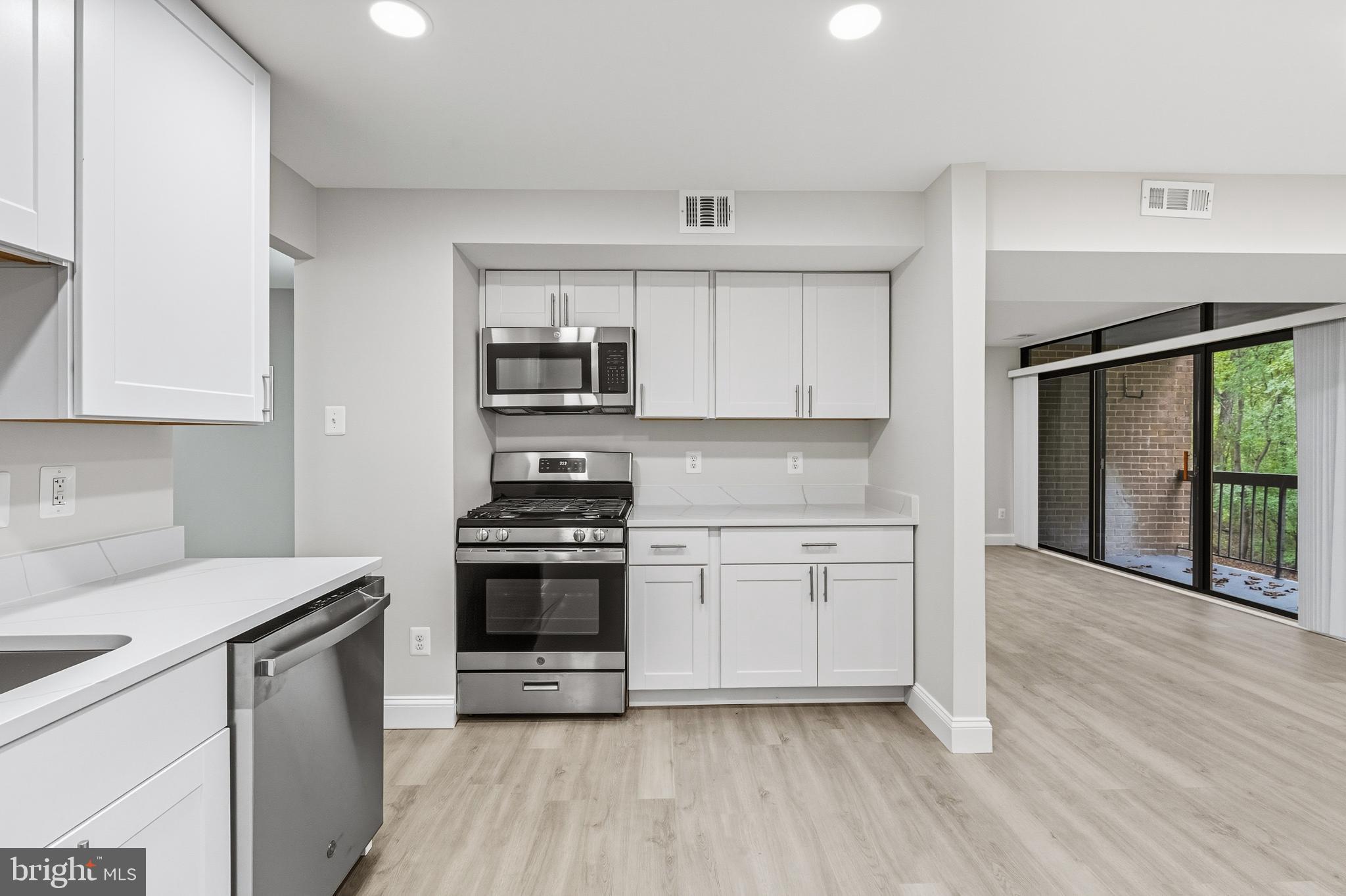 1664 PARKCREST CIRCLE 200