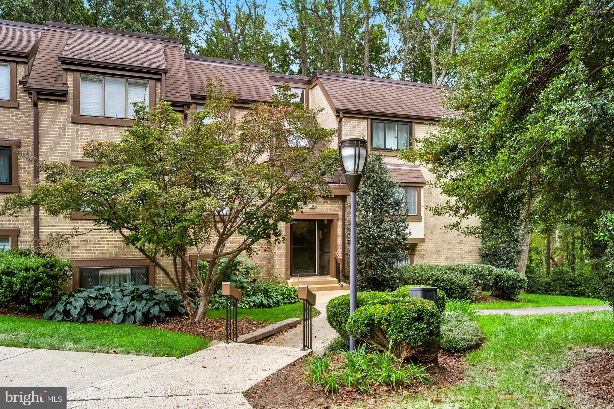 1664 PARKCREST CIRCLE 200