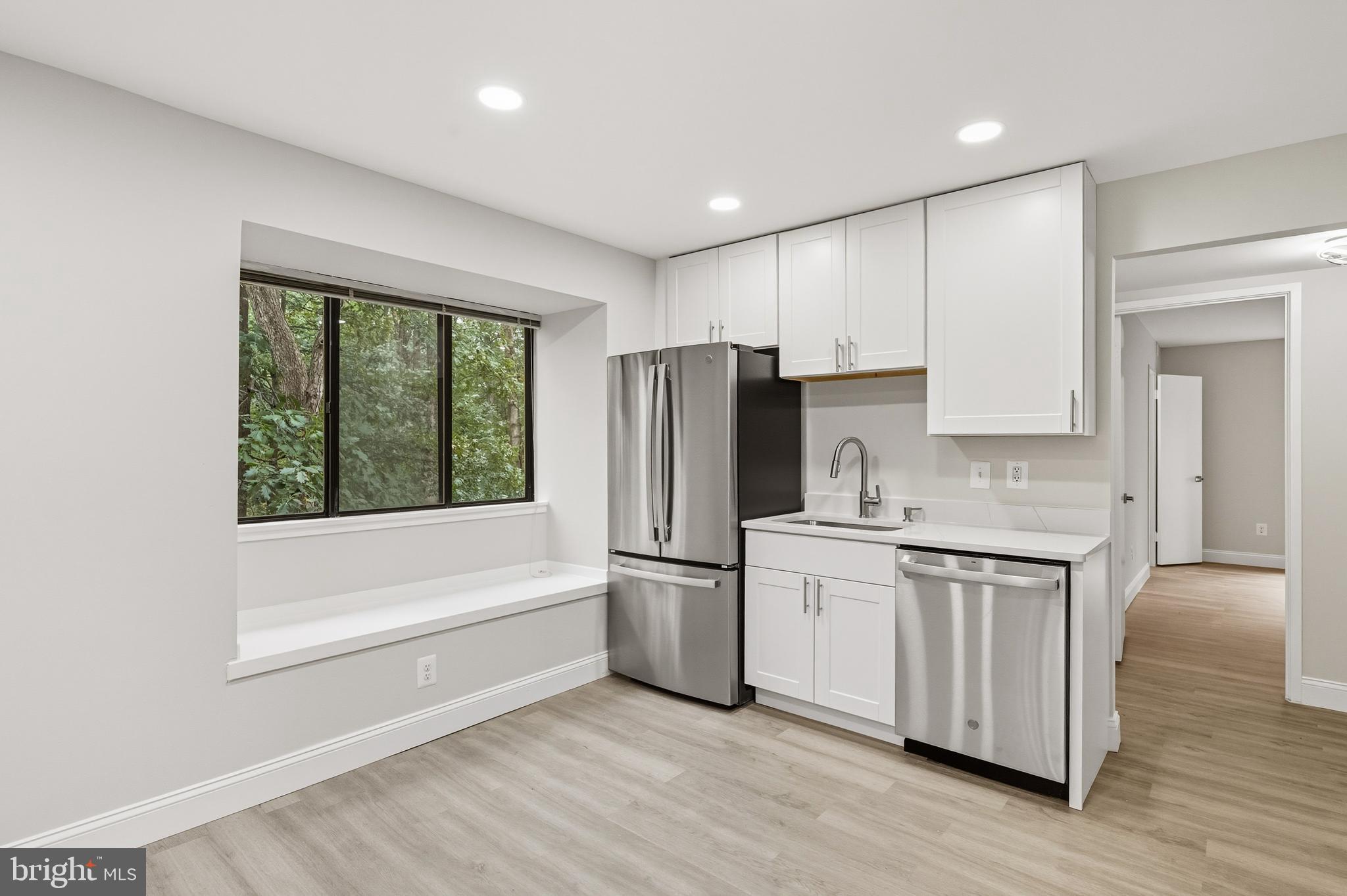 1664 PARKCREST CIRCLE 200