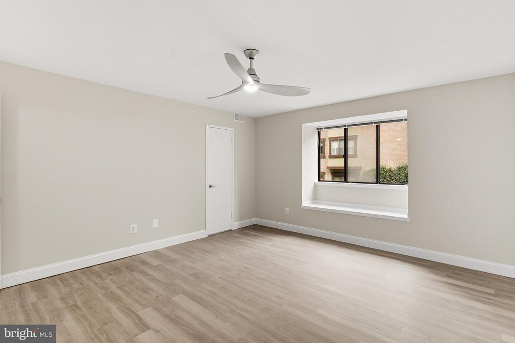 1664 PARKCREST CIRCLE 200