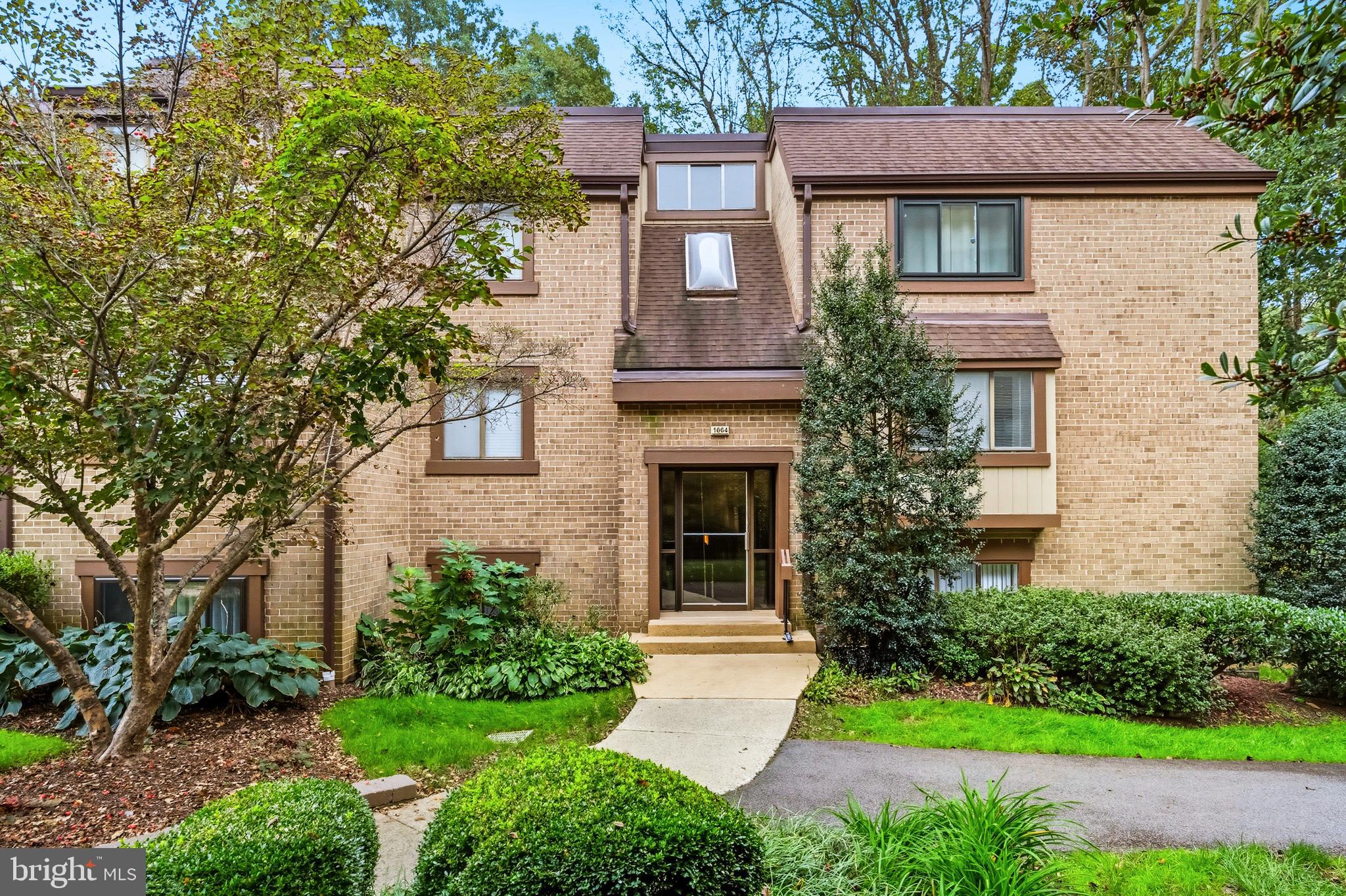 1664 PARKCREST CIRCLE 200