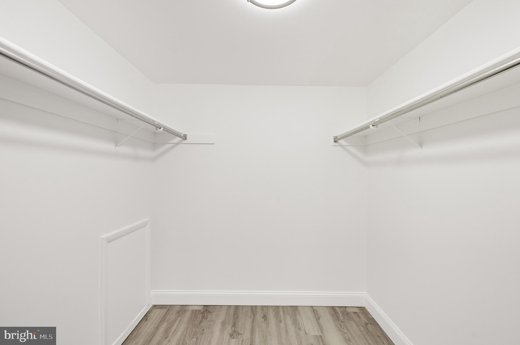 1664 PARKCREST CIRCLE 200