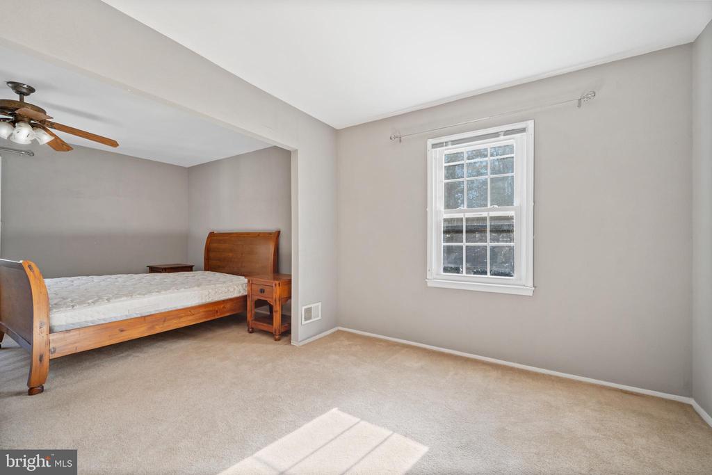 2335 ROSEDOWN DRIVE