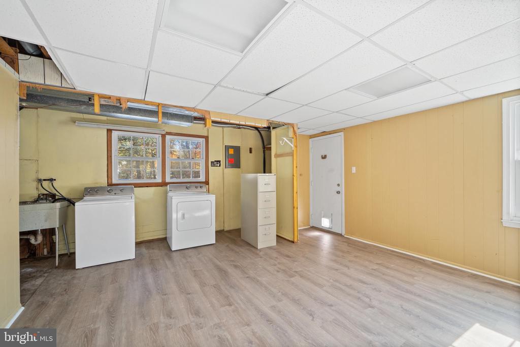 2335 ROSEDOWN DRIVE
