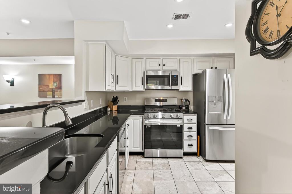 12213 FAIRFIELD HOUSE DRIVE 506B