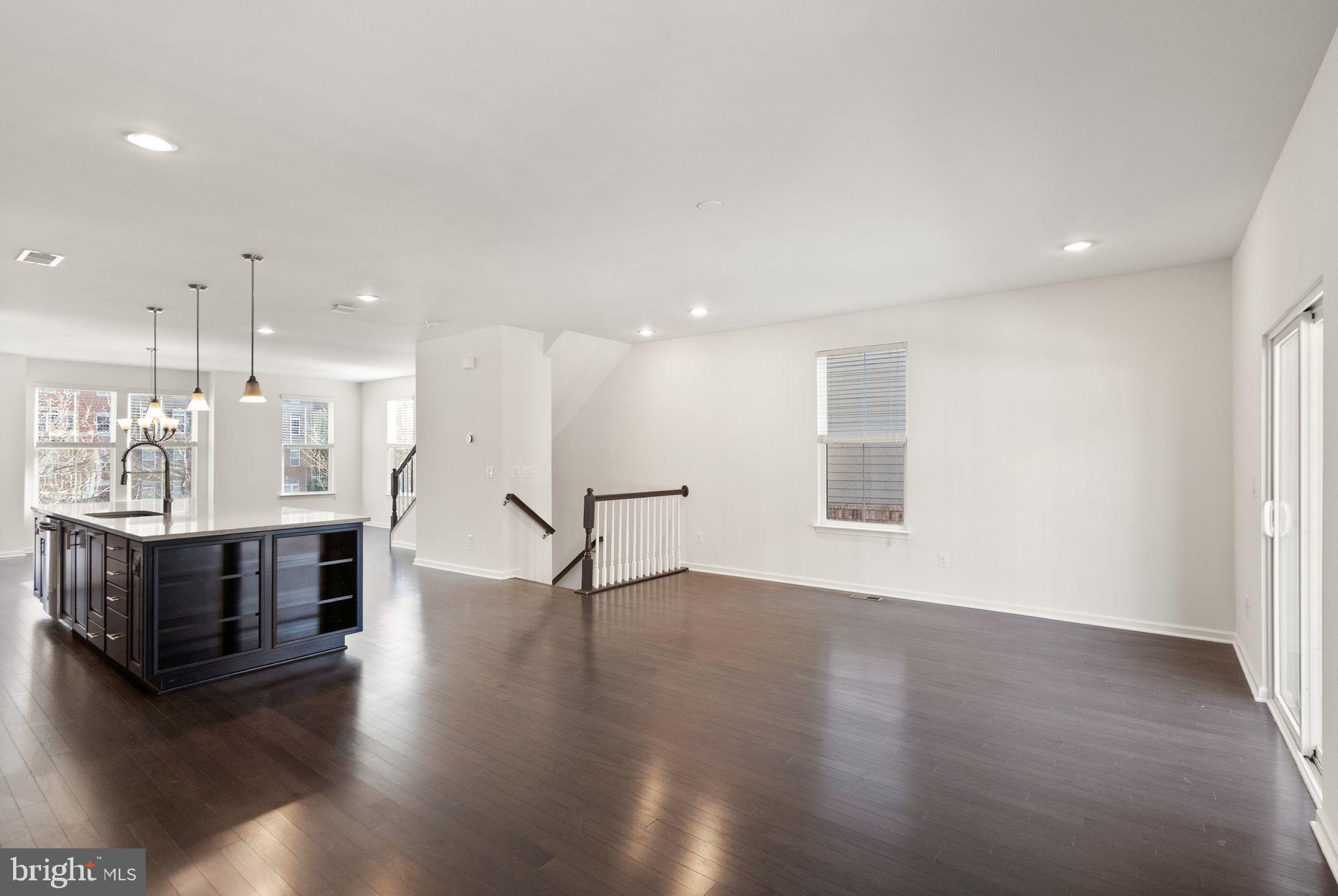 13650 AIR AND SPACE MUSEUM PARKWAY