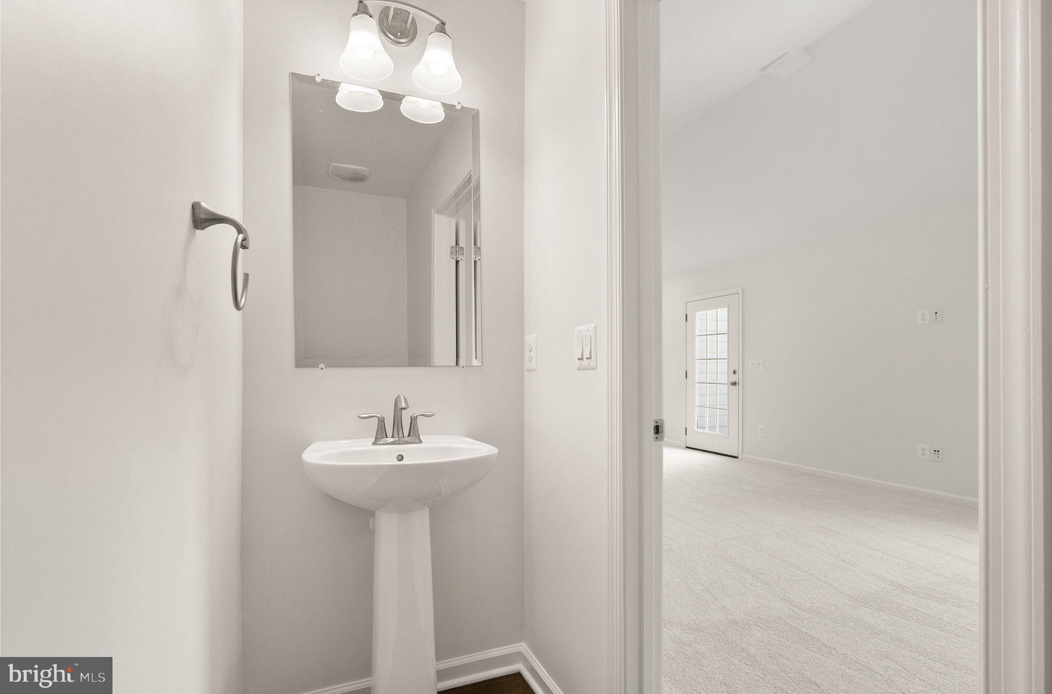 13650 AIR AND SPACE MUSEUM PARKWAY