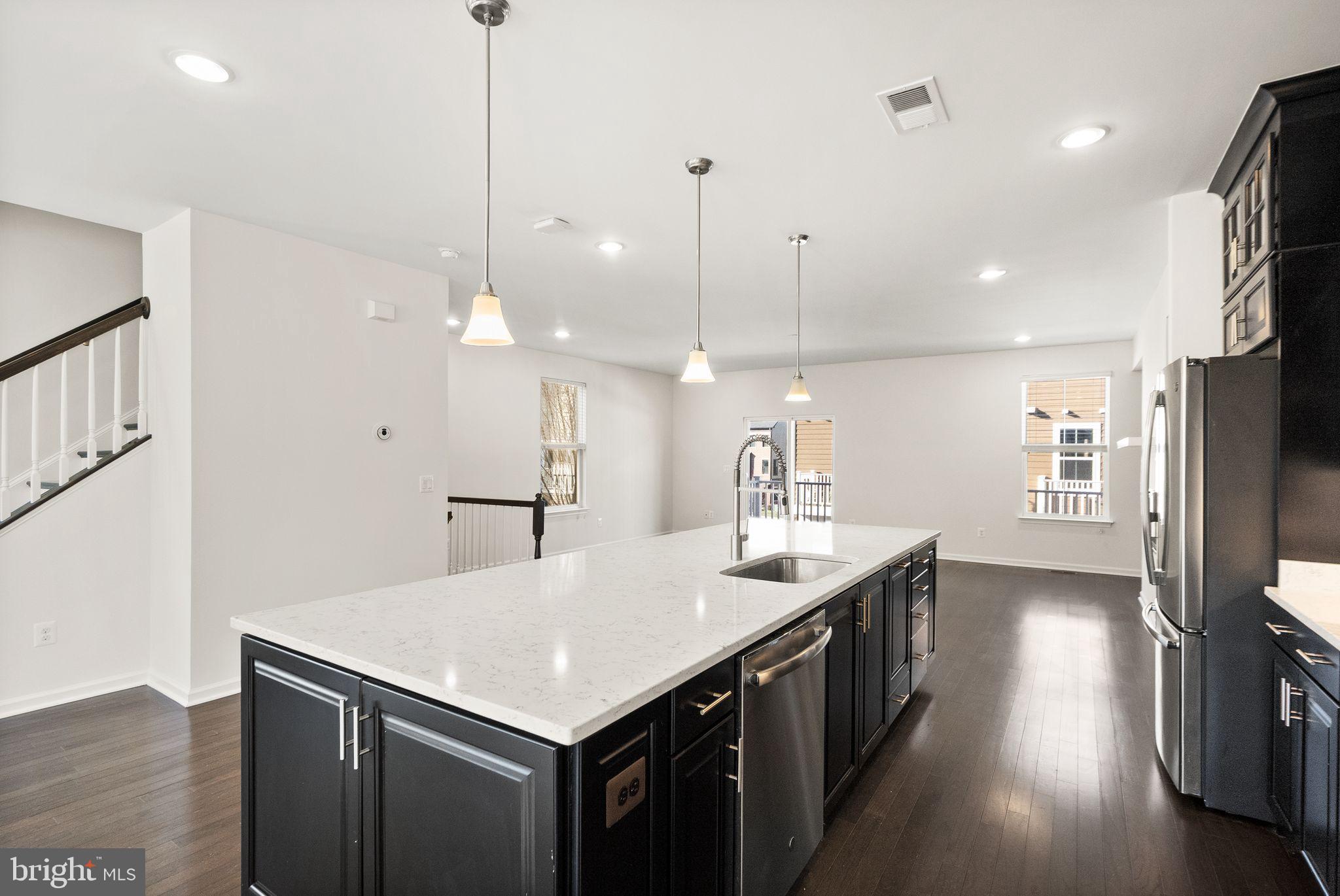 13650 AIR AND SPACE MUSEUM PARKWAY