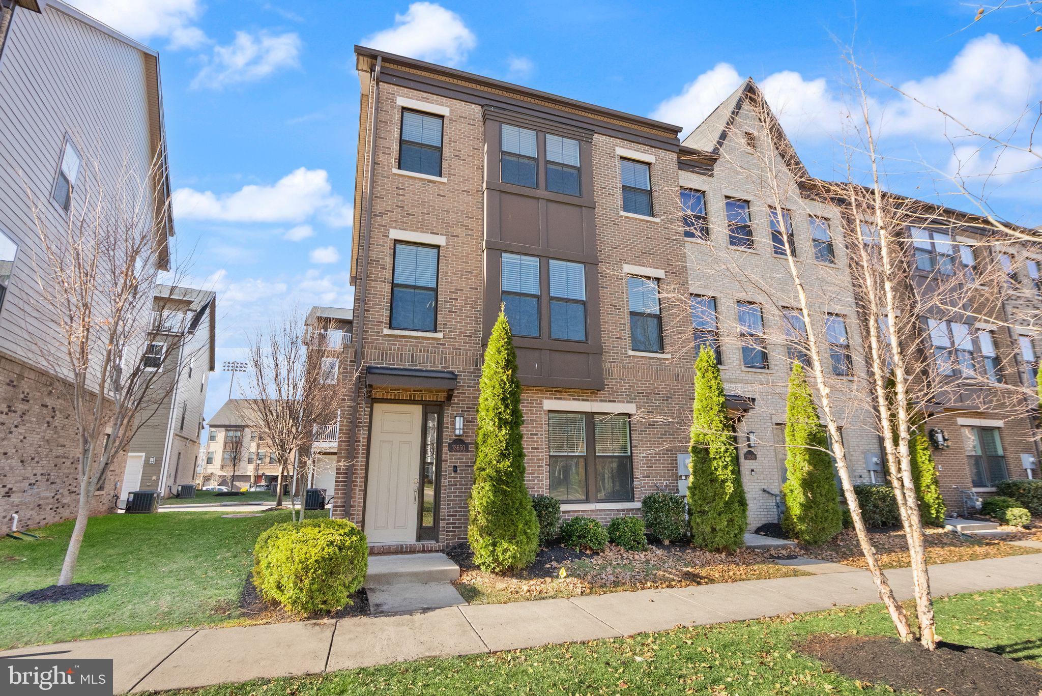 13650 AIR AND SPACE MUSEUM PARKWAY