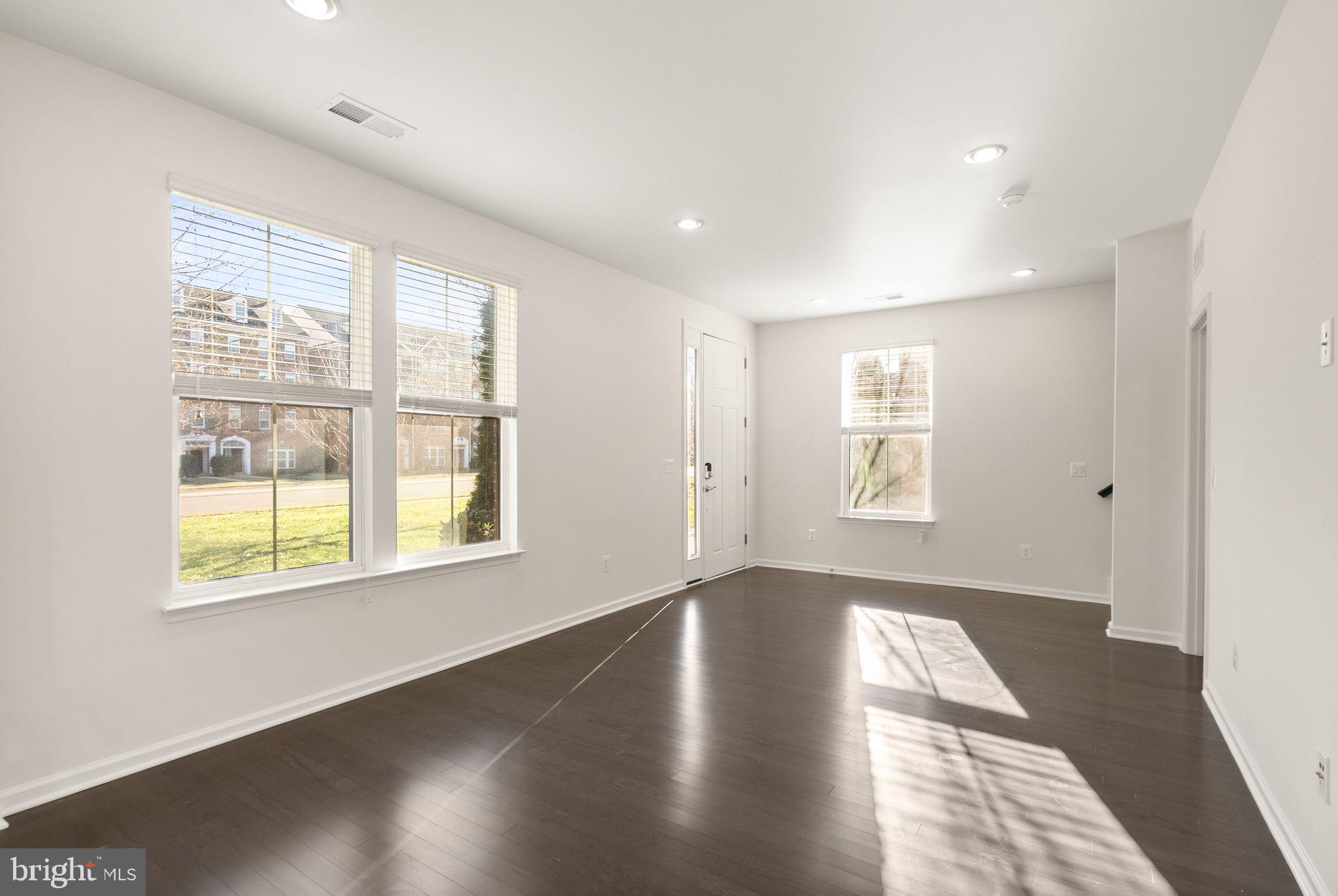 13650 AIR AND SPACE MUSEUM PARKWAY