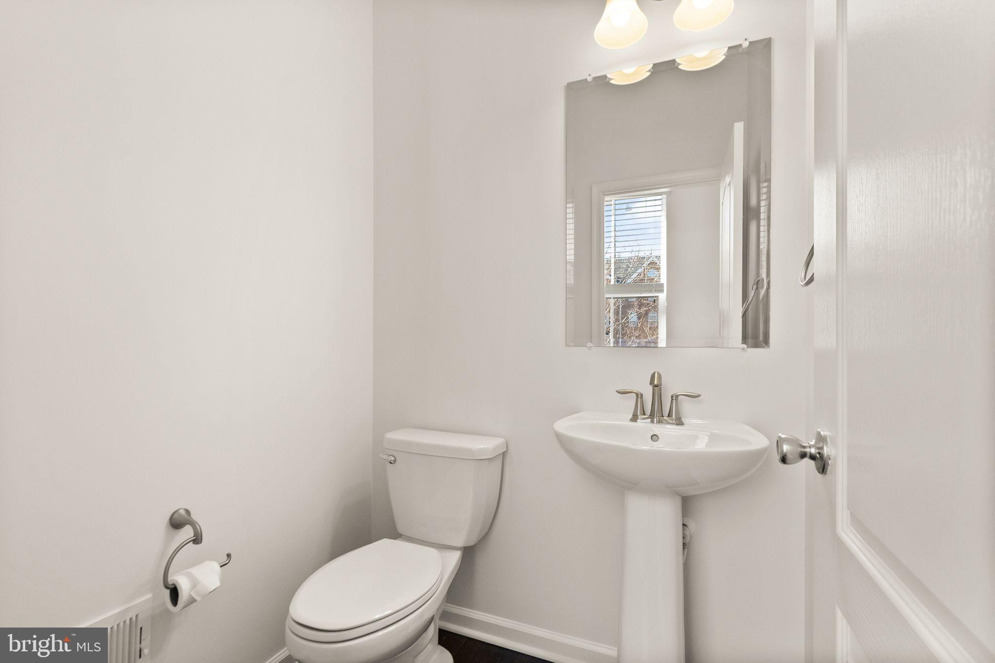 13650 AIR AND SPACE MUSEUM PARKWAY