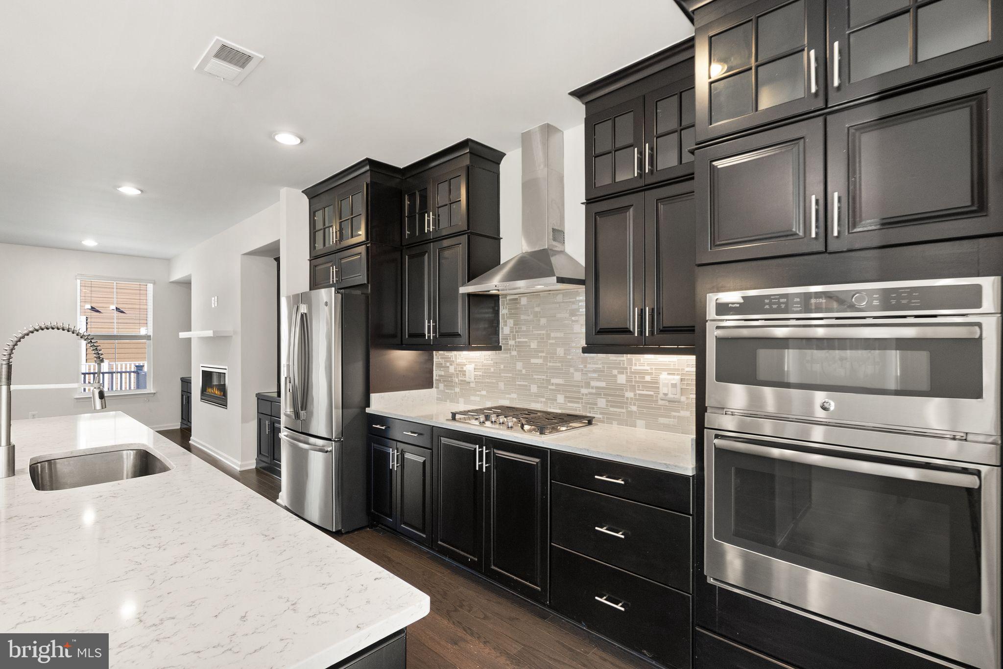 13650 AIR AND SPACE MUSEUM PARKWAY