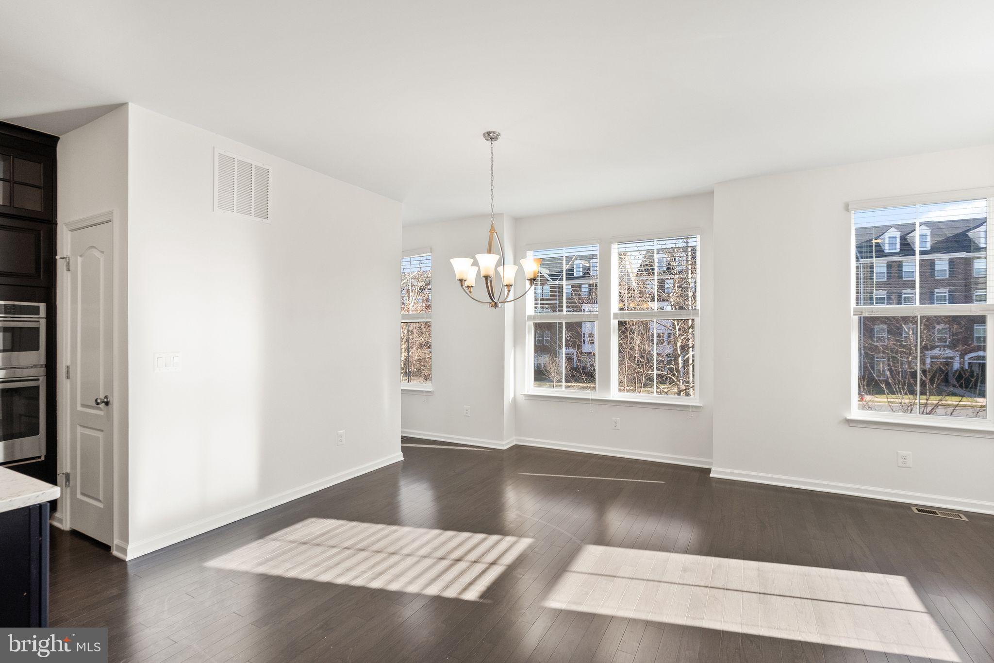 13650 AIR AND SPACE MUSEUM PARKWAY