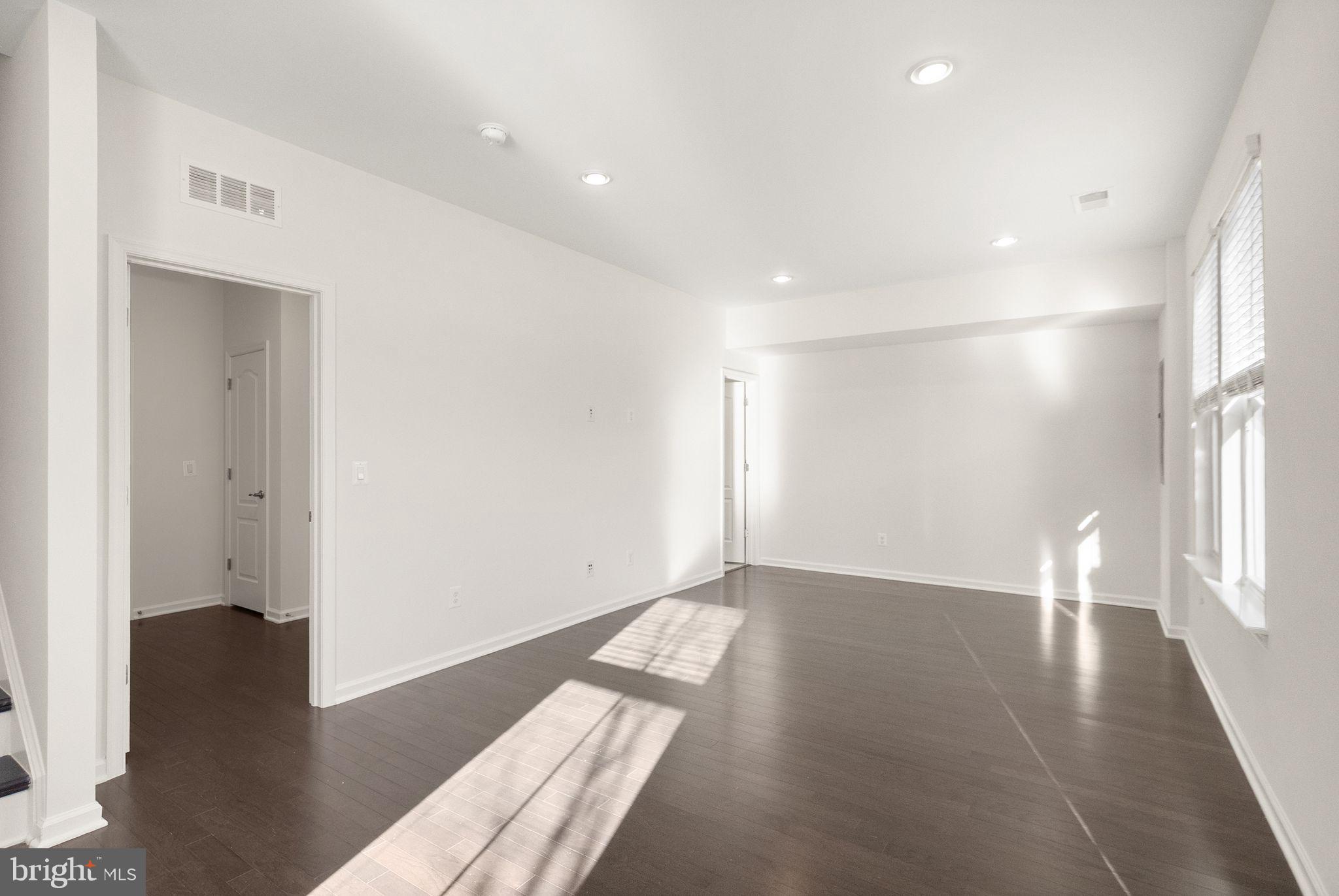 13650 AIR AND SPACE MUSEUM PARKWAY