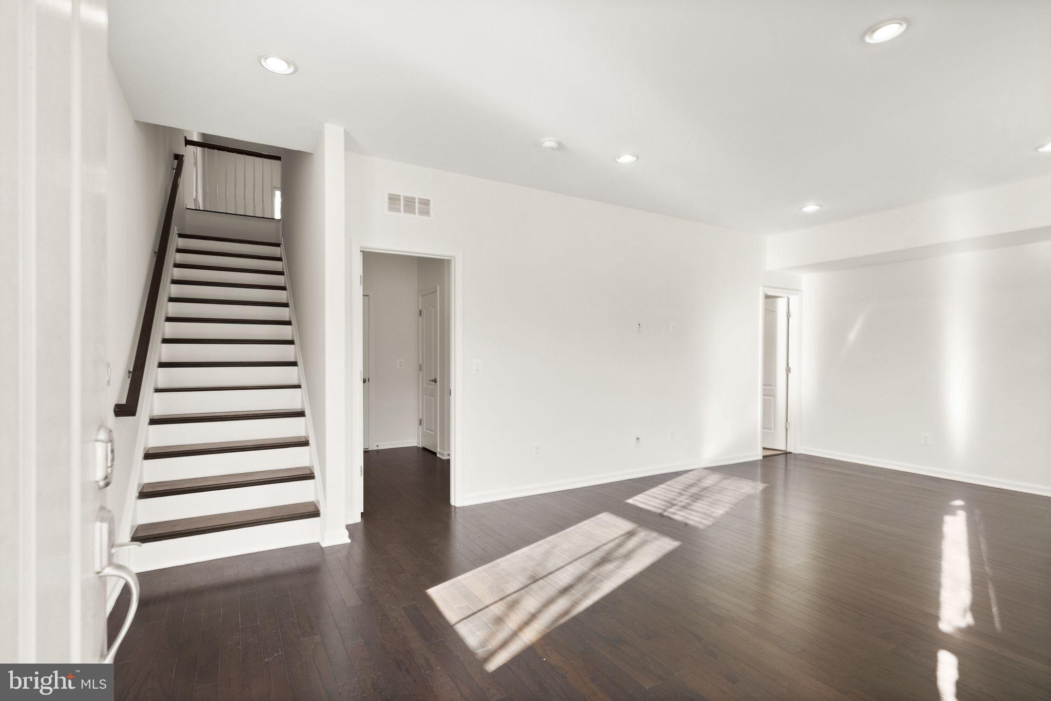 13650 AIR AND SPACE MUSEUM PARKWAY