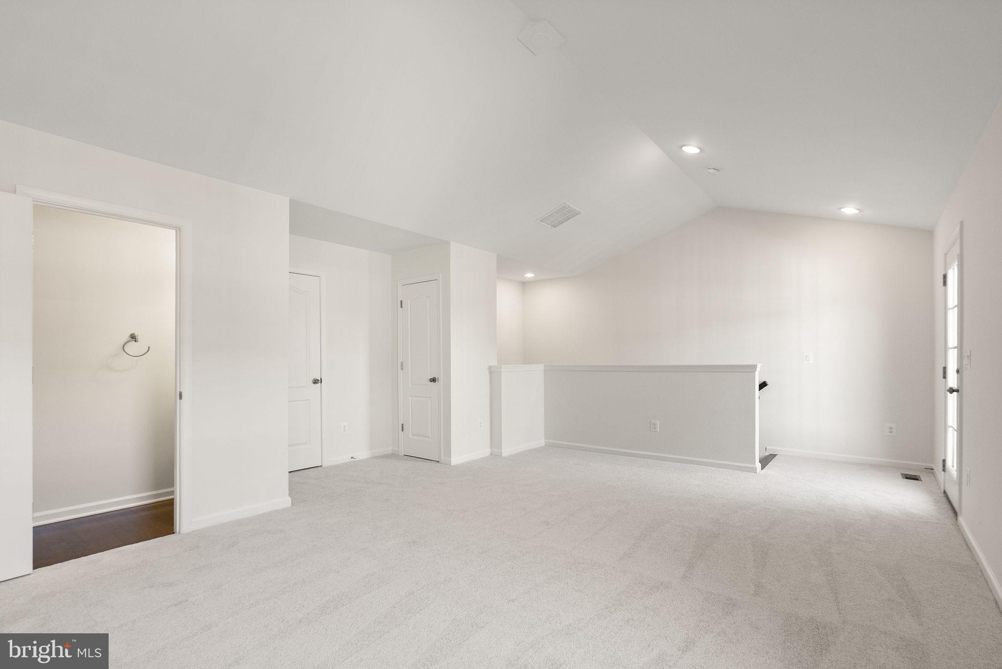 13650 AIR AND SPACE MUSEUM PARKWAY