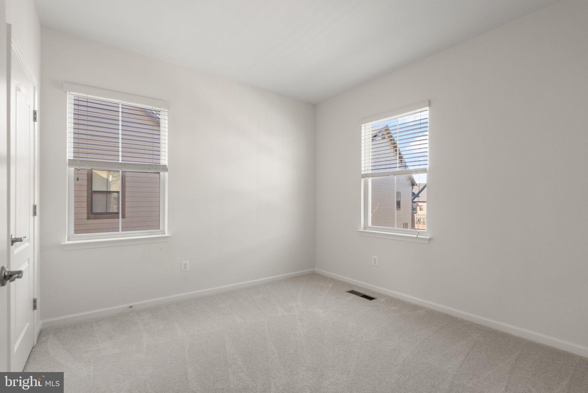 13650 AIR AND SPACE MUSEUM PARKWAY