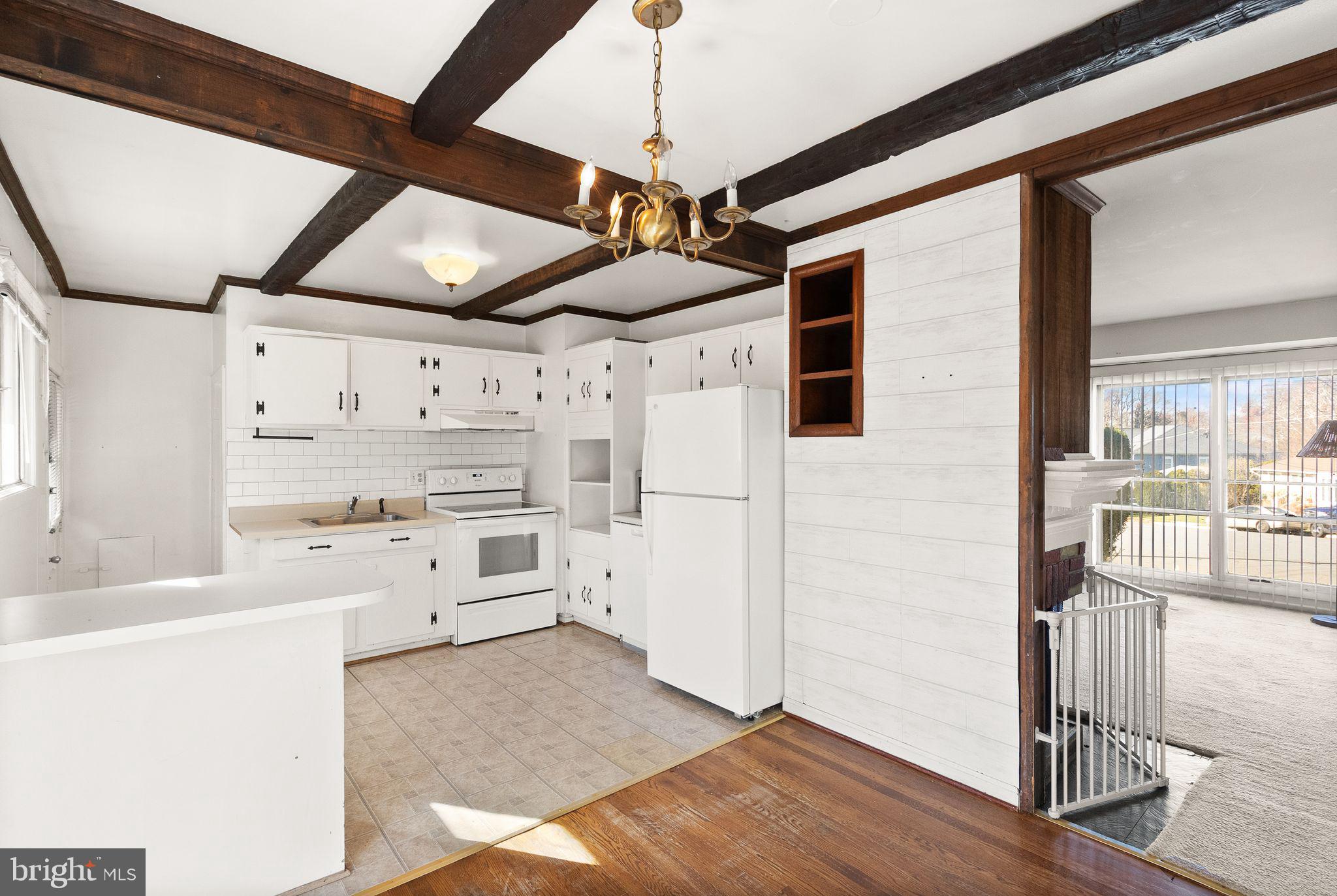 1412 PATRICK CIRCLE SW