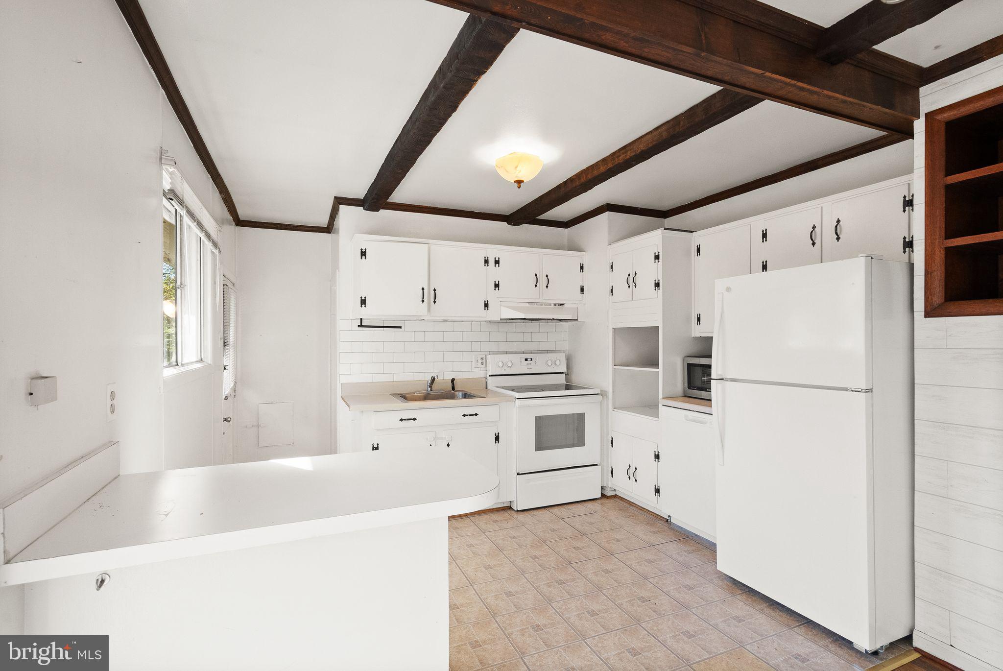 1412 PATRICK CIRCLE SW